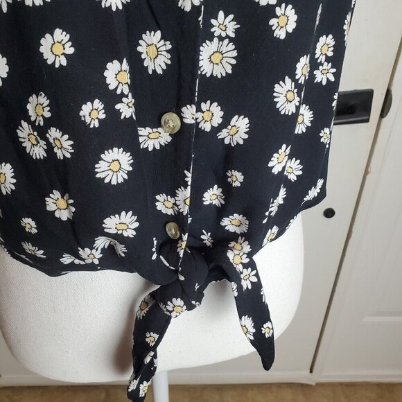 Hollister Cropped Button Up Shirt XS/S Black Tie Front Floral Festival Daisy‎ - Picture 7 of 10